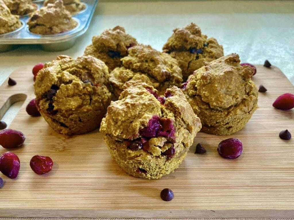 6 pumpkin cranberry muffins.