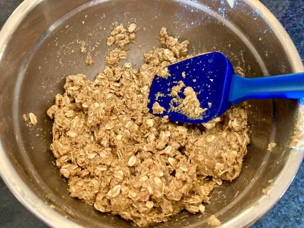 Oat crust and topping in a bowl.