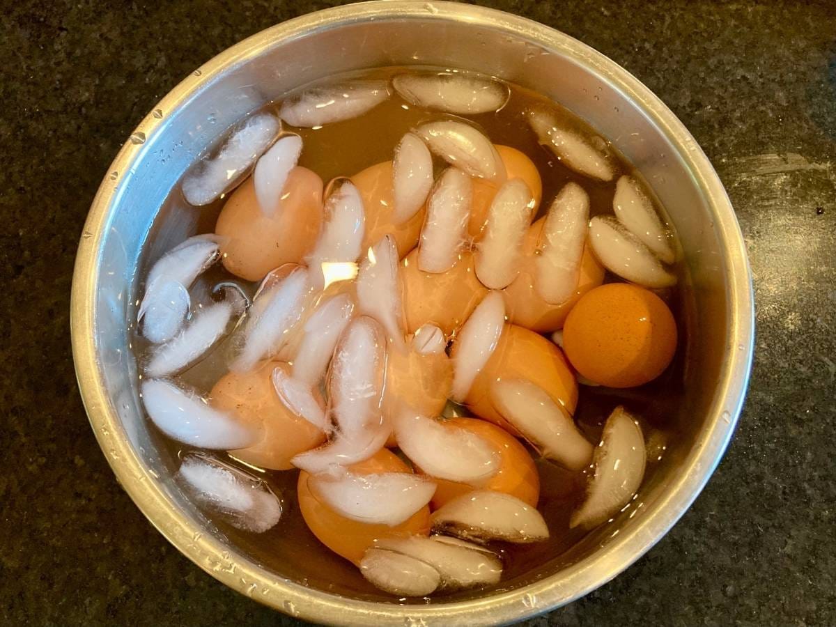 Eggs in ice water