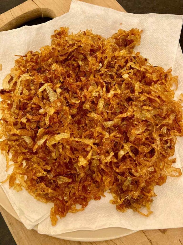 Fried onions on plate
