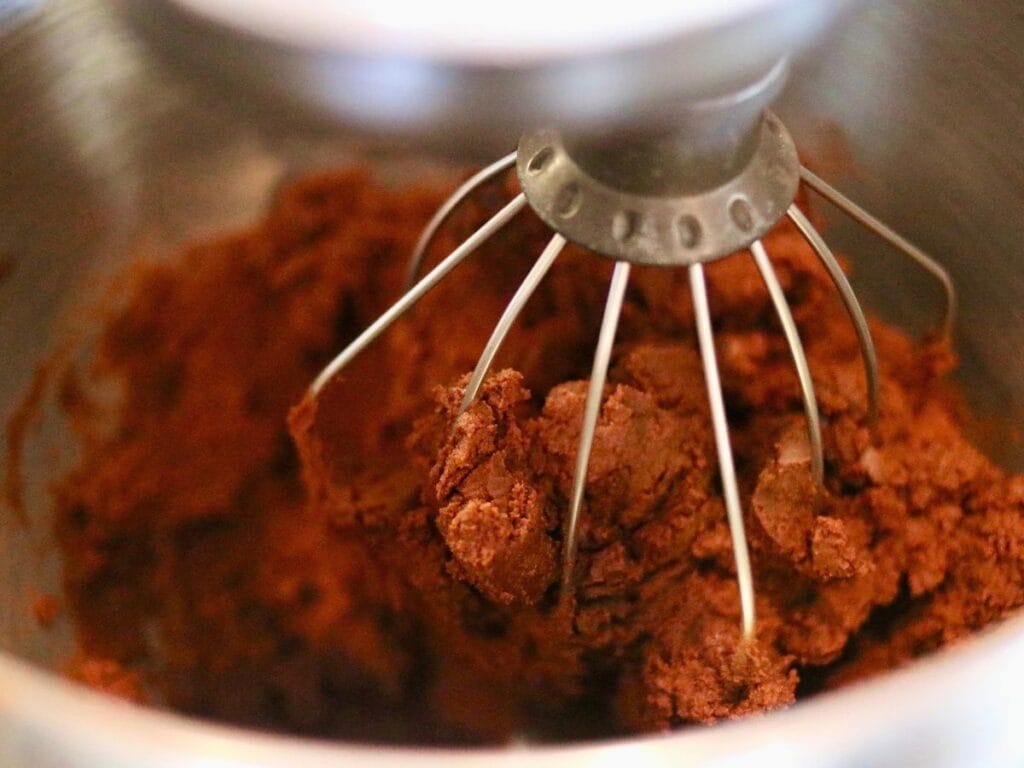 Whipping chocolate mixture in a food processor.